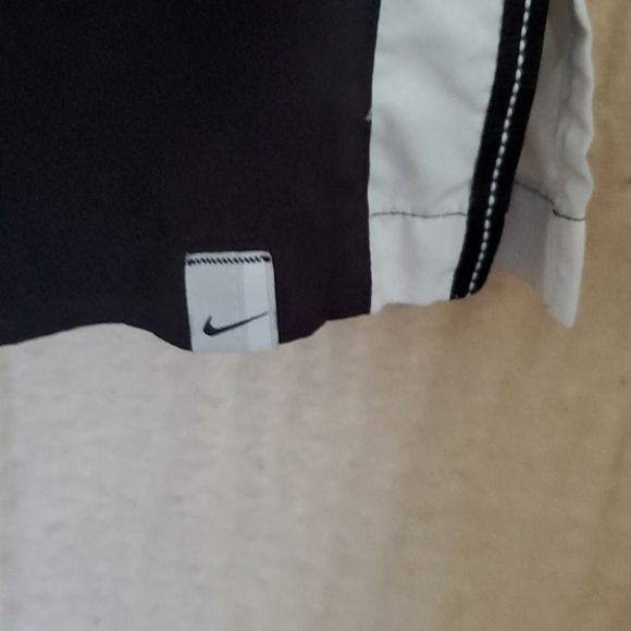 Nike Capri Pants - Picture 3 of 8